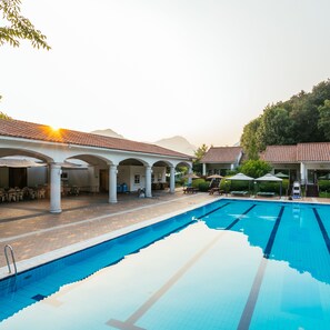 季節性室外游泳池