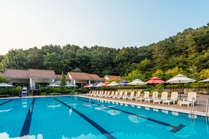 Seasonal outdoor pool