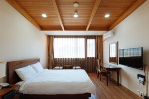 Deluxe Twin Room | Blackout drapes, WiFi (free)