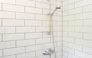 Shower - Stunning home in Muskö with kitchen (Muskö)