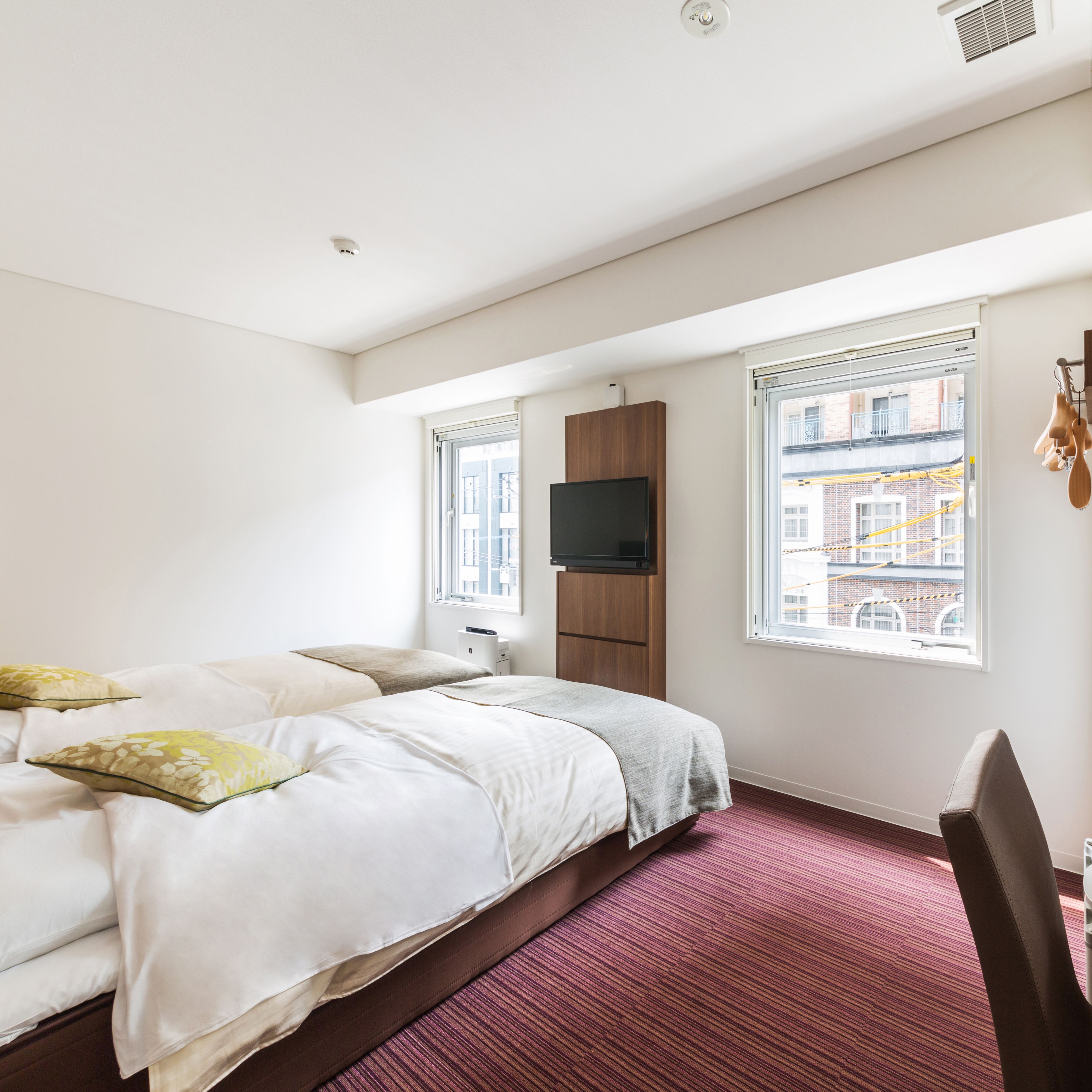 hollywood twin room | 1 bedroom, desk, blackout curtains, soundproofing