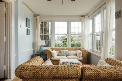 Welcoming 2 BR Haven~ the Porch overlooking Asbury Park