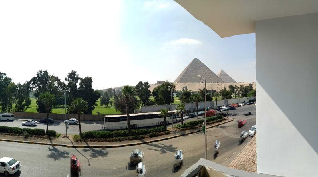 Foto - Hours Pyramids Inn