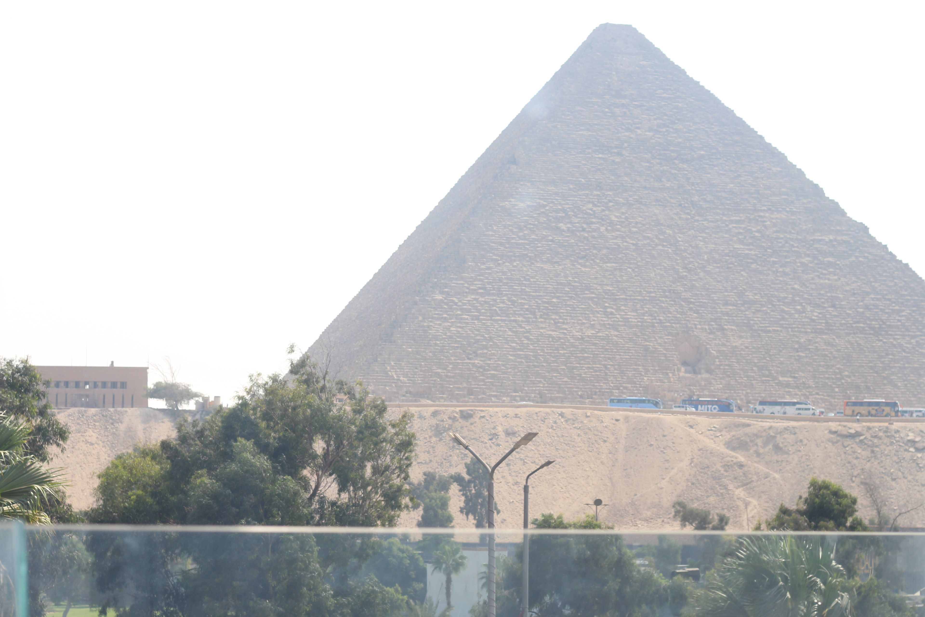Foto - Hours Pyramids Inn