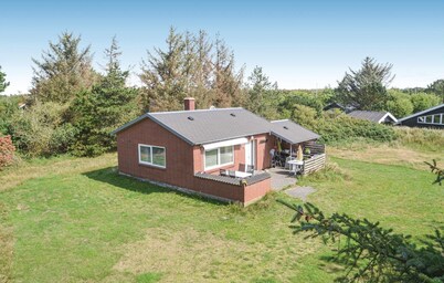 2 bedroom lovely home in Vejers Strand