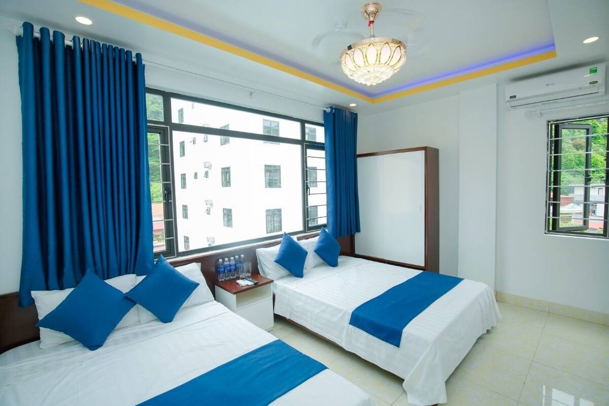 Suite | 16 bedrooms, desk, laptop workspace, WiFi (free)