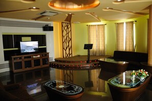 Flat-screen TV - Viet Uc Hotel (Ben Tre)