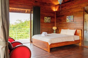 Free minibar, in-room safe, individually decorated - Ivory Falls Villa (Di Linh)