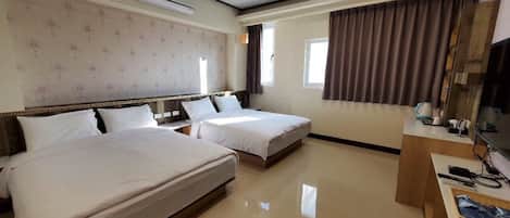 Quadruple Room (201)