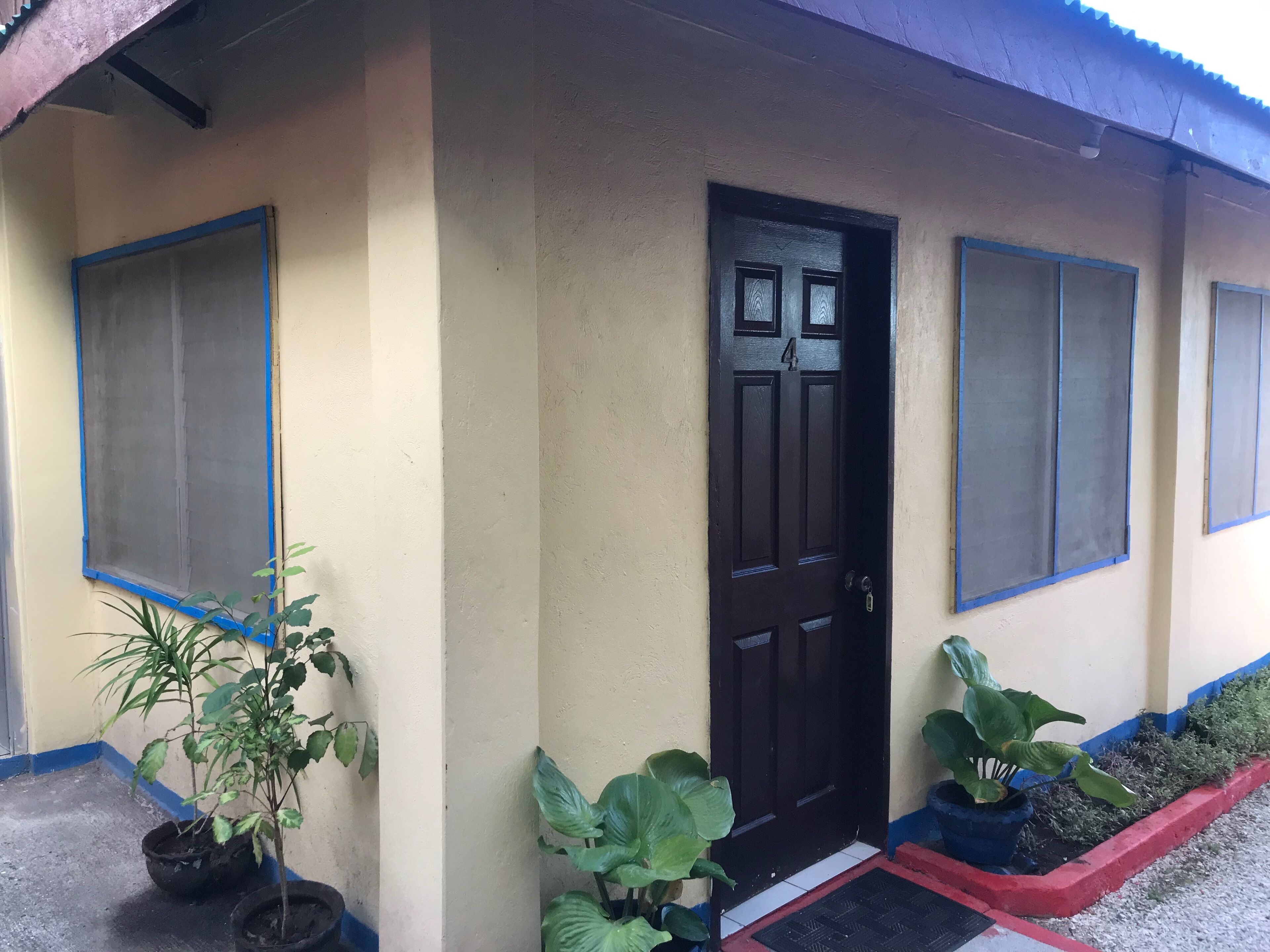 Family Room | Select Comfort beds, soundproofing, free wired Internet, bed sheets