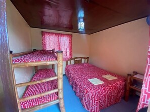 Chambre économique avec lits jumeaux | Lit avec matelas Select Comfort, système d’insonorisation