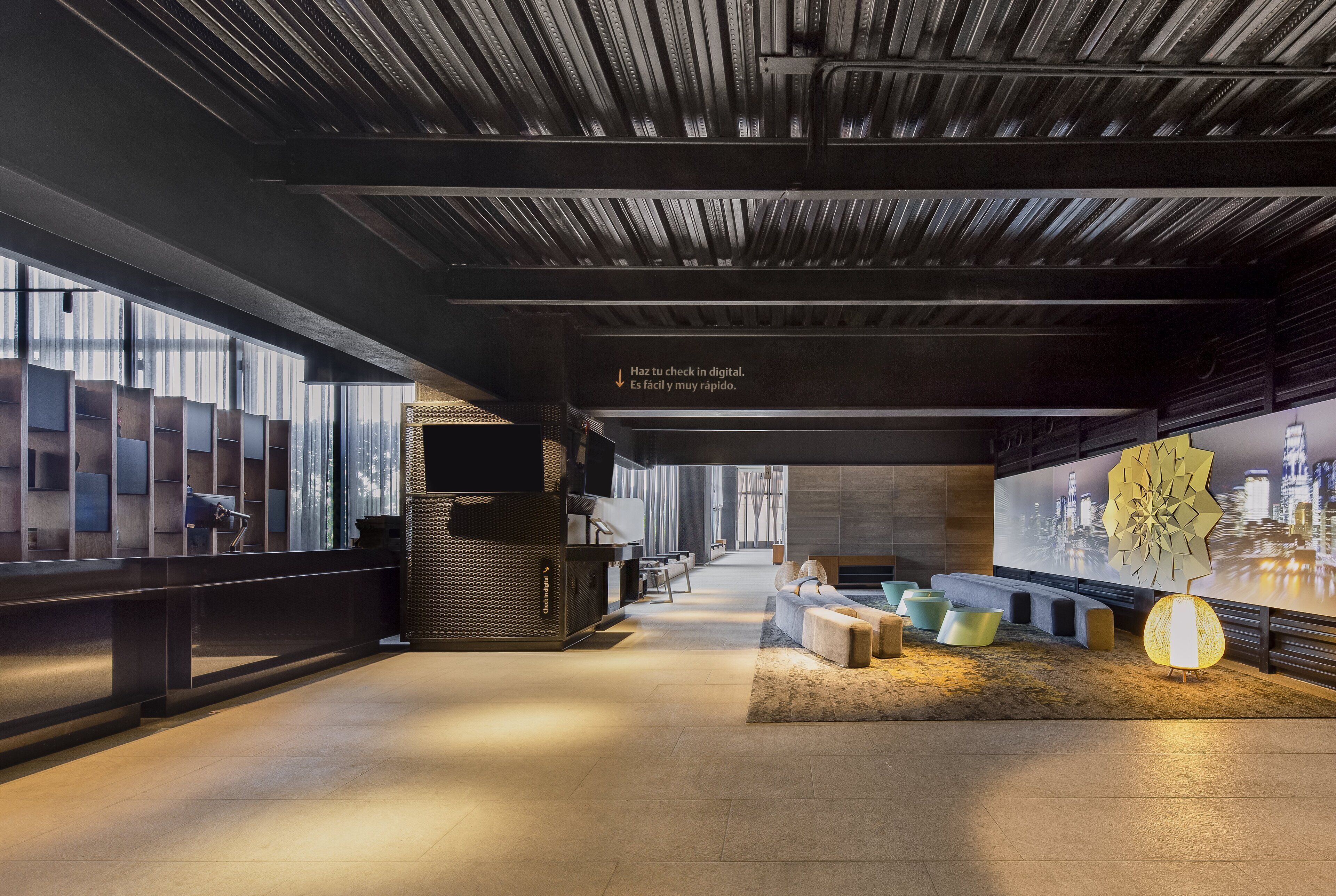 rooftop bar, al fresco dining, open daily