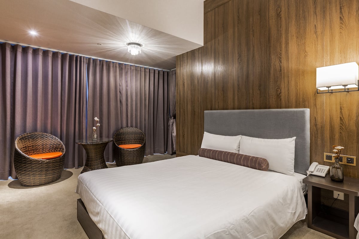 Superior Double Room (with window) | Free minibar, in-room safe, soundproofing, iron/ironing board