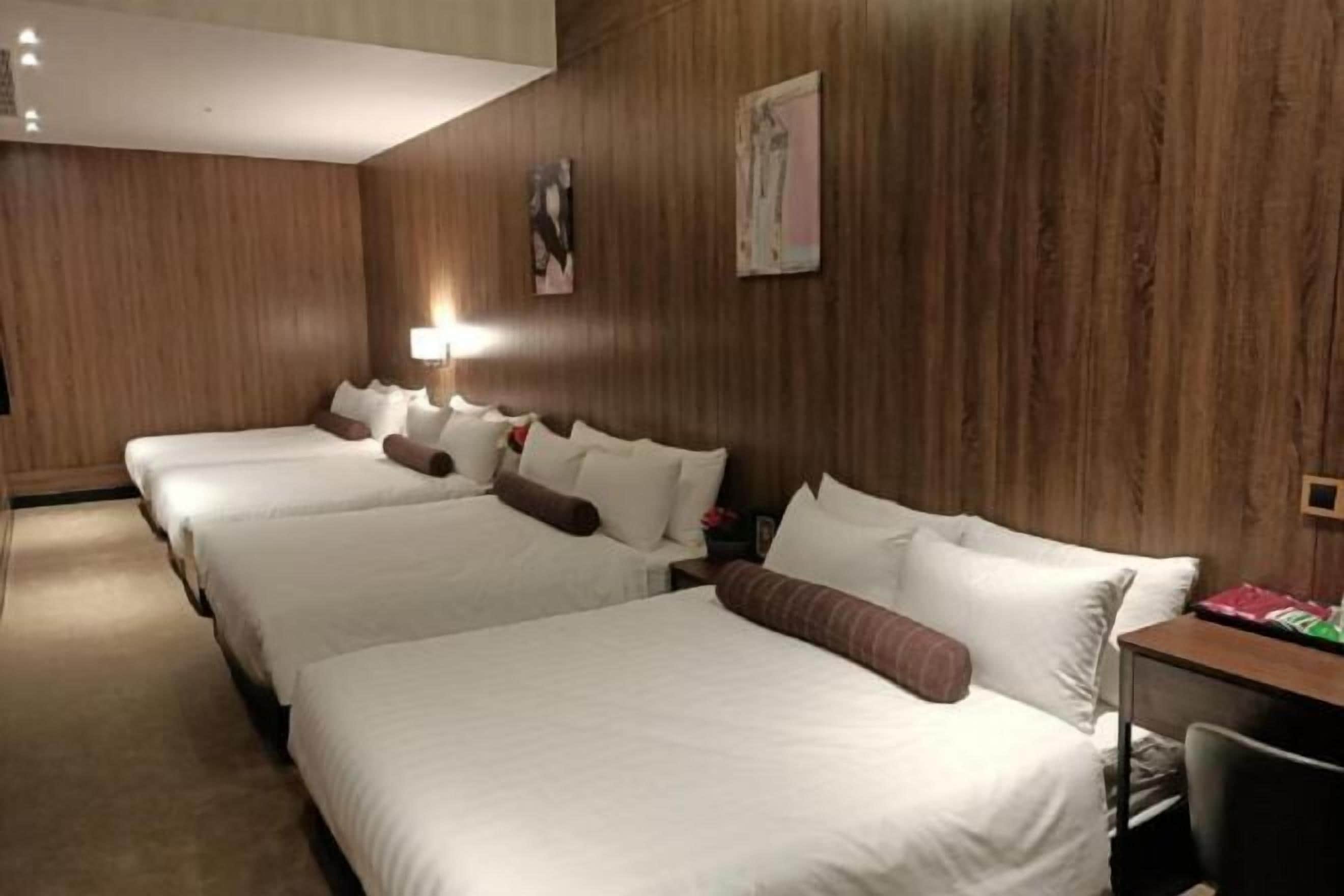 Free minibar, in-room safe, soundproofing, iron/ironing board