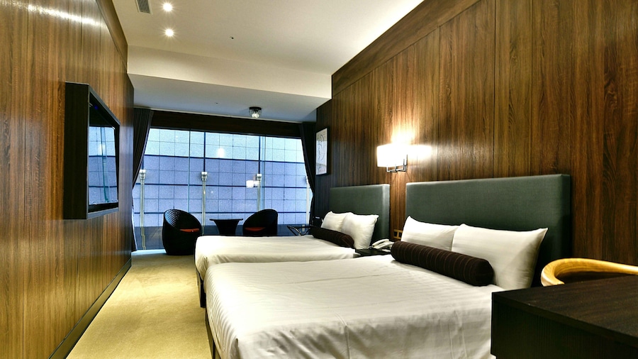 Mayer Inn