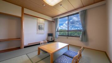 Japanese Style Room for 3 People | Iron/ironing board, free WiFi, bed sheets