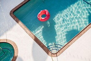 Pool - Glendale Express Hotel (Glendale)