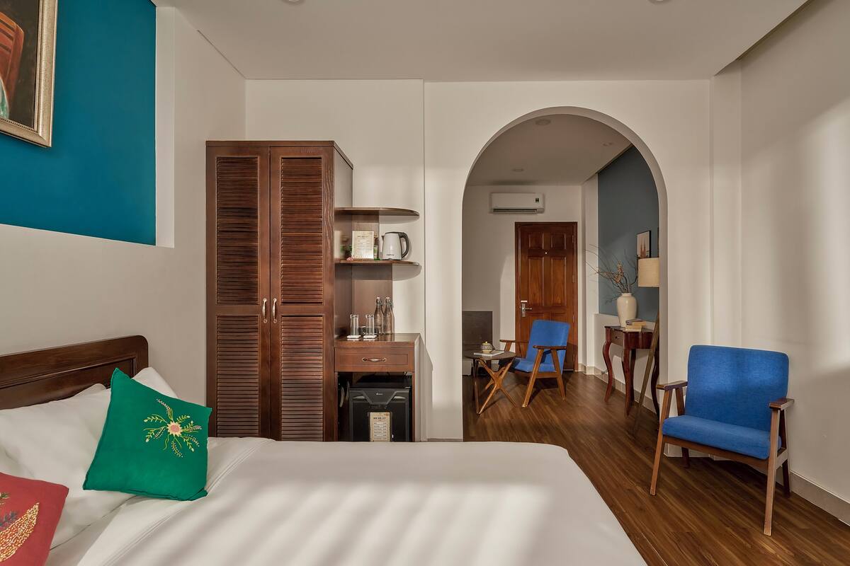 Phòng đôi Cao cấp, ban công | Minibar, két bảo mật tại phòng, bàn, phòng cách âm 
