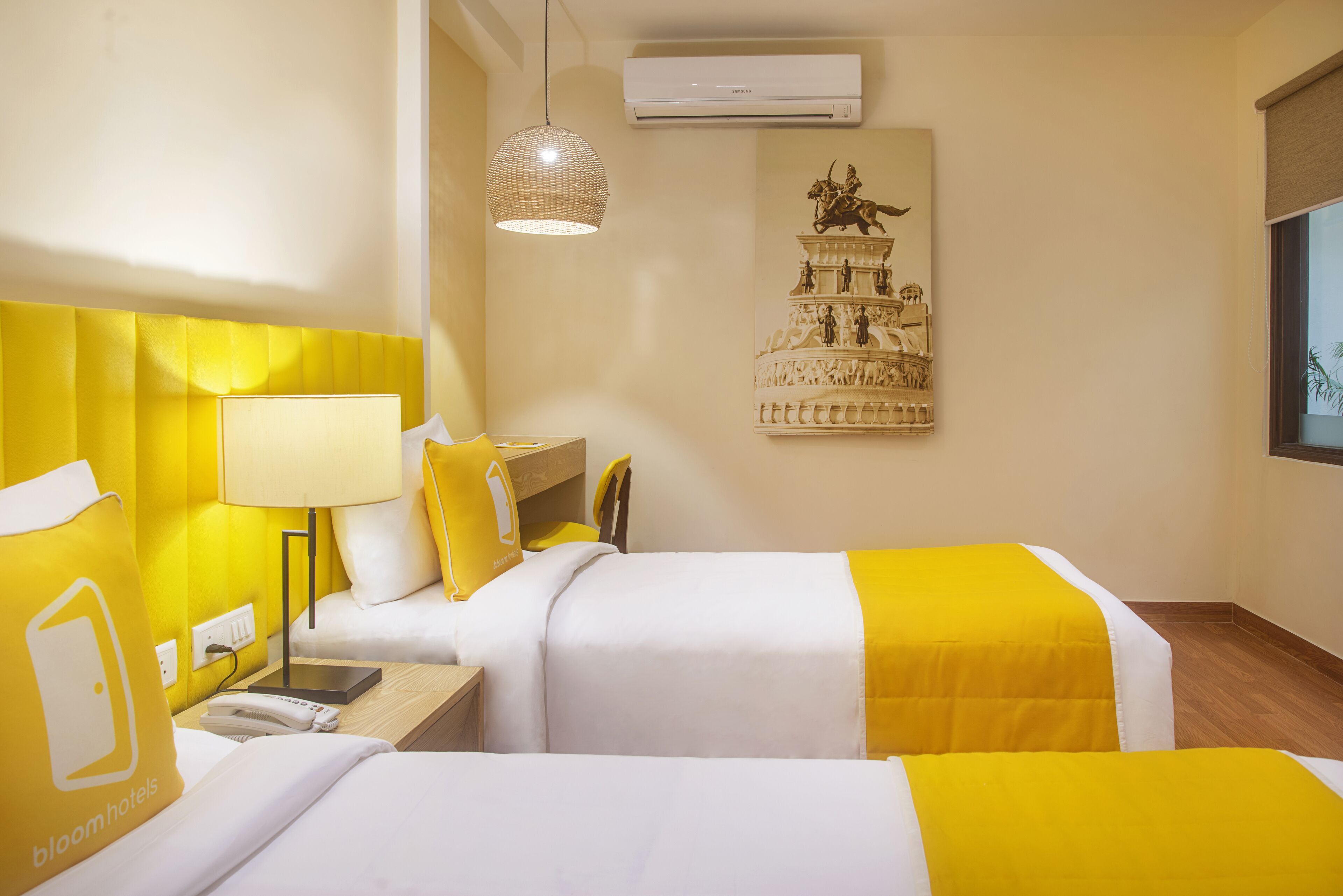 standard twin room, 2 single beds, non smoking | 1 bedroom, in-room safe, desk, laptop workspace