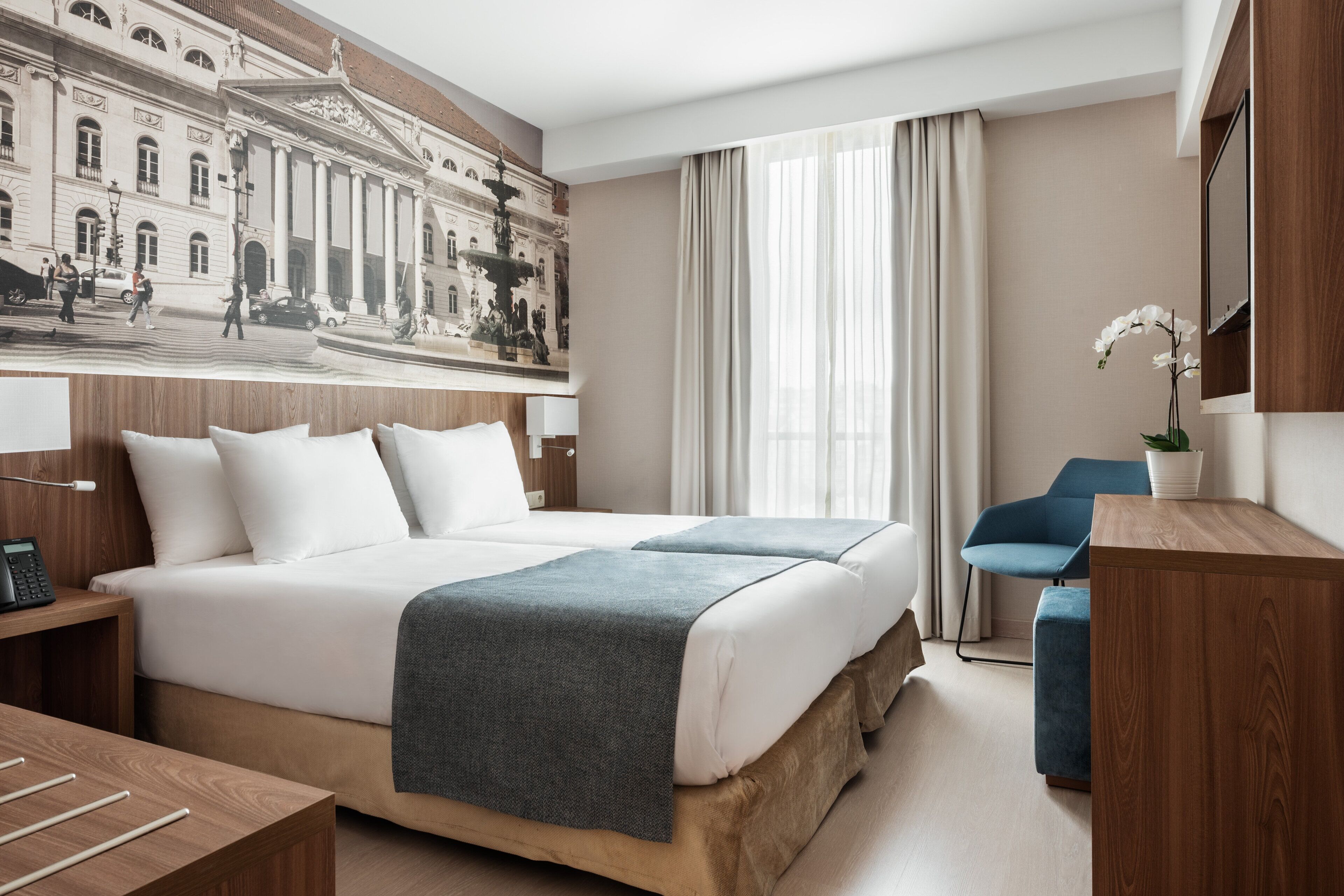 double room single use | minibar, in-room safe, desk, soundproofing