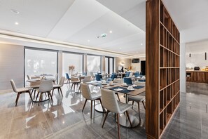 Daily buffet breakfast (EUR 13 per person) - EXE Saldanha (Lisbon)