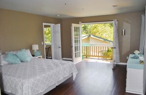 4 bedrooms, iron/ironing board, WiFi, bed sheets - Creekside home,near Arroyo Grande village, and  5 miles to  gorgeous beaches ! (Arroyo Grande)