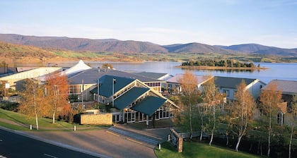 115 Horizons - Lake Jindabyne Waterfront