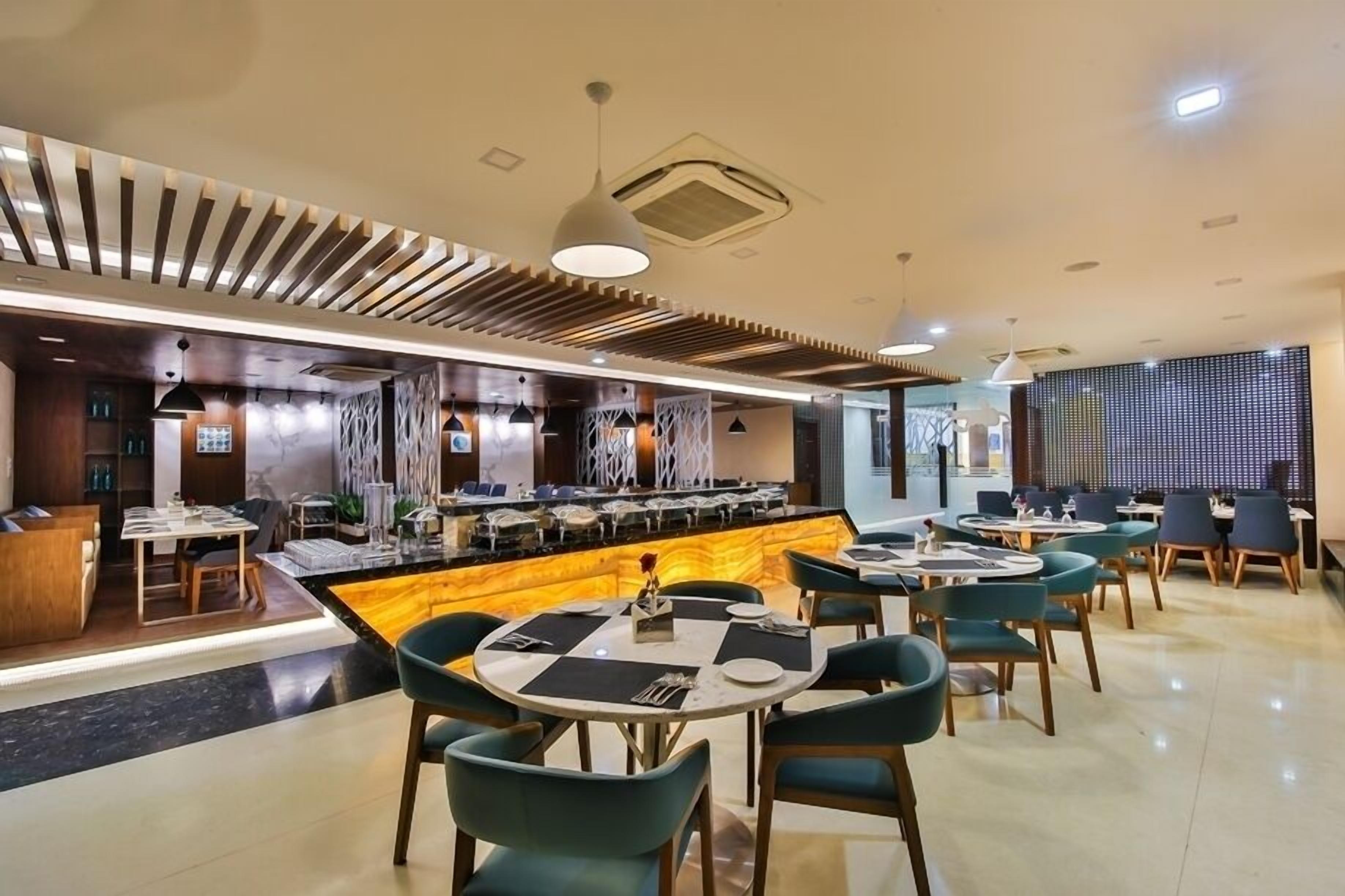 Breakfast, lunch, dinner served; Indian cuisine 