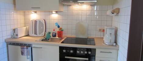 Fridge, oven, highchair