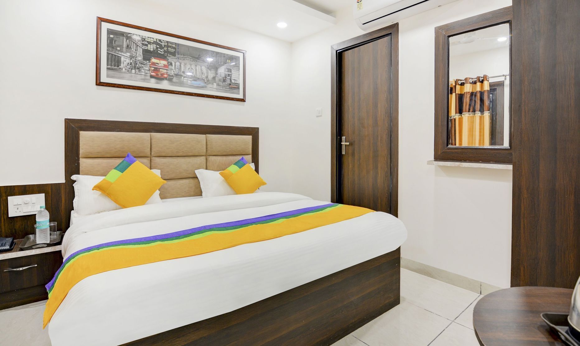 Iron/ironing board, free WiFi, bed sheets