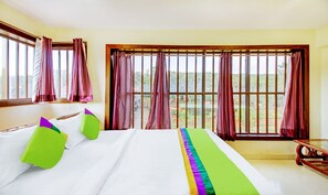 Premium Room - Treebo Garden Cottage & Lawn Mahabaleshwar (Mahabaleshwar)
