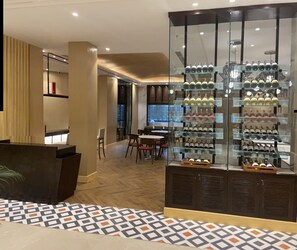 Servizio di colazione, pranzo e cena