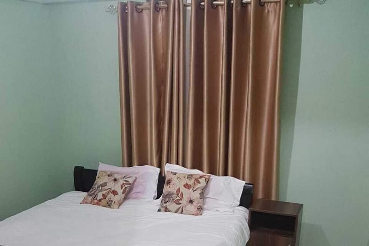 2 bedrooms, individually decorated, individually furnished