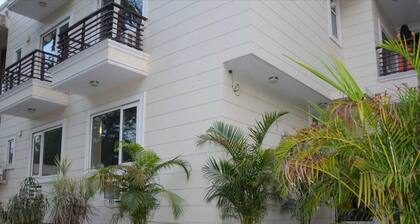 DLF GOLDEN HUT