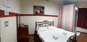 Deluxe Room | Free WiFi - Warisan Family Inn (Semporna)