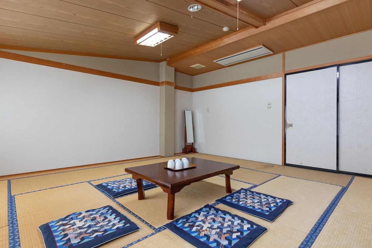 Kamar Tradisional, Bebas Asap Rokok (Japanese Style, Quintuple) | Wi-Fi gratis dan seprai linen