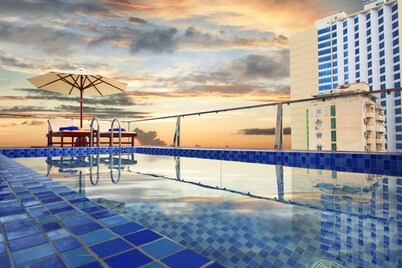 Titan Hotel (Formerly known as Golden Lotus Central)