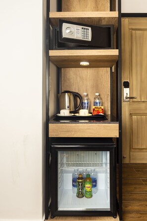 Premium bedding, pillow-top beds, minibar, in-room safe