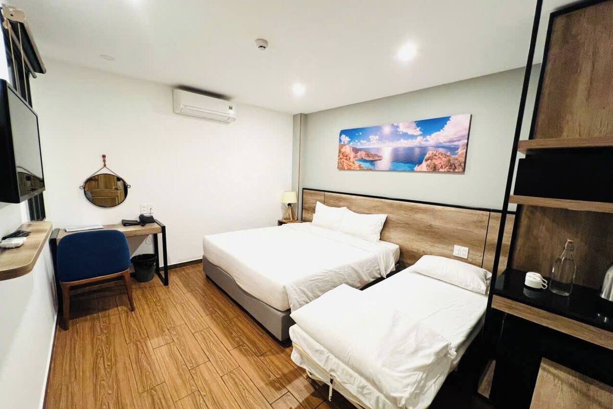 Phòng 3 Tiêu chuẩn | Bộ đồ giường cao cấp, nệm có lớp đệm bông, minibar 