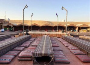 Aamiainen, lounas ja illallinen