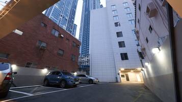 Free self parking