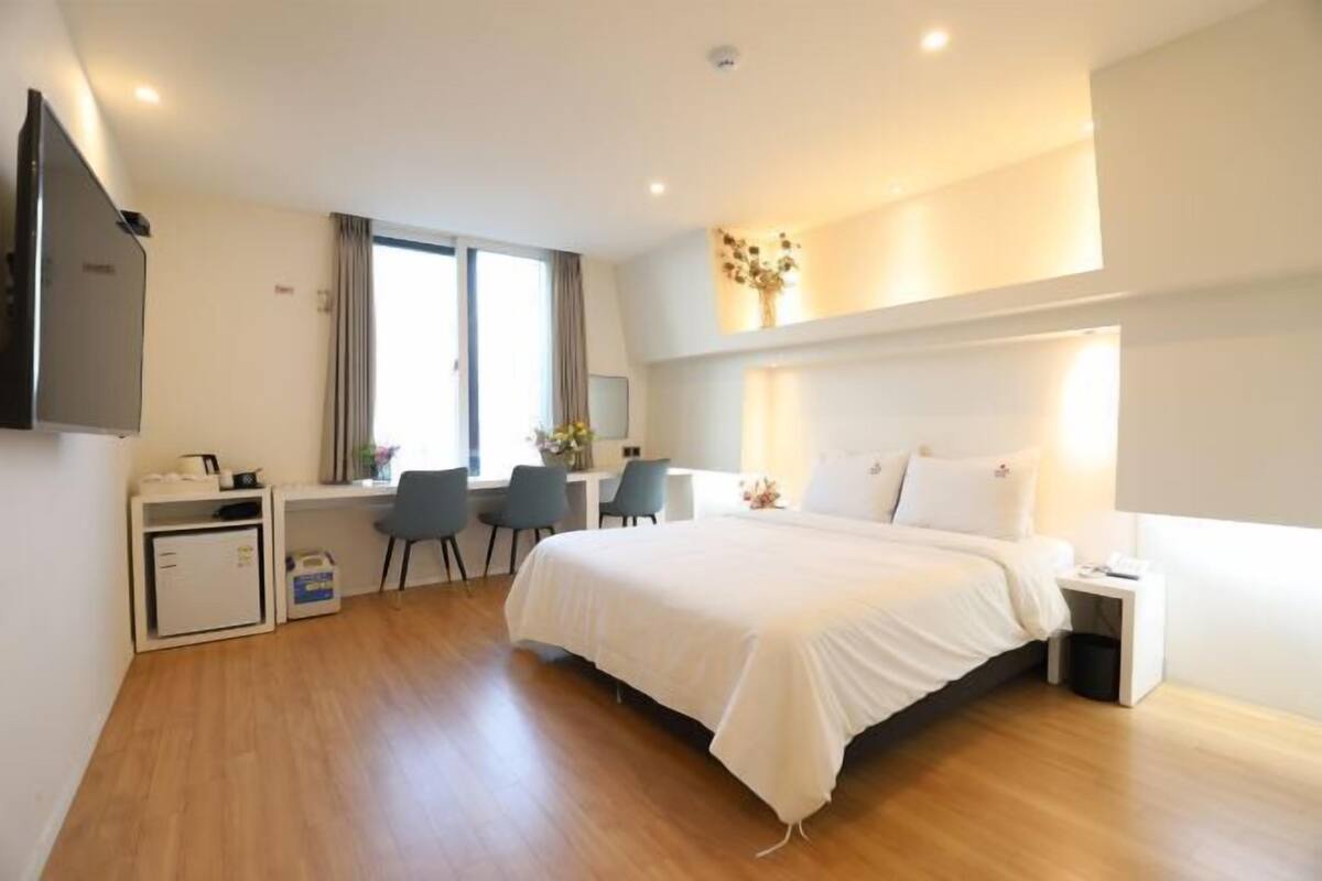 Roupas de cama premium, individualmente decorados, escrivaninha
