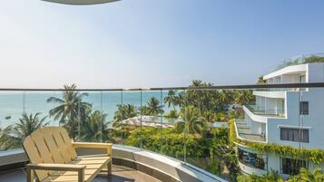 Deluxe-Zweibettzimmer (Ocean Partial View) | Minibar, Zimmersafe, individuell dekoriert, individuell eingerichtet