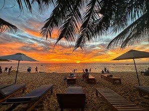 Beach bar - Sunset Beach Resort & Spa- Beachfront Pirate Fire Show (Phu Quoc)