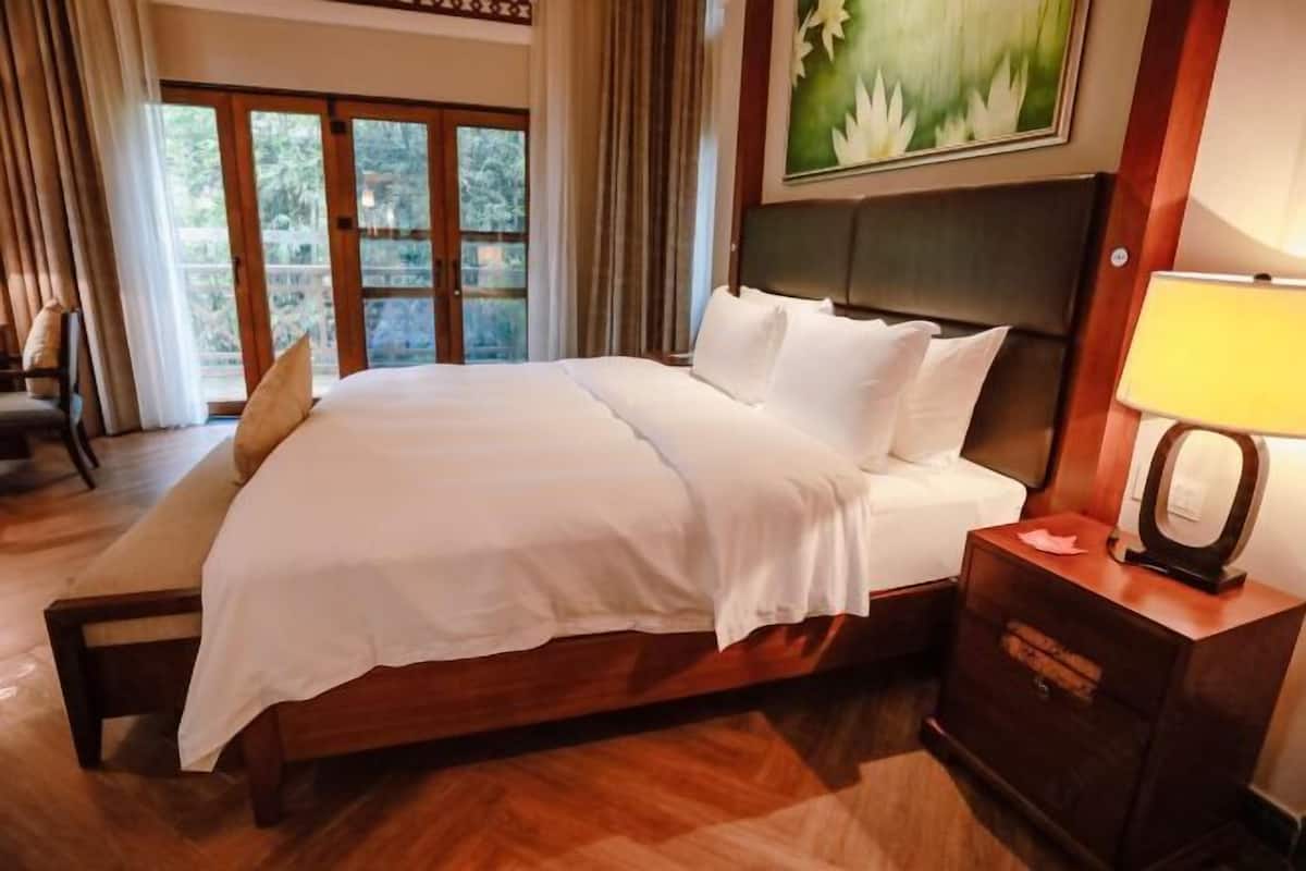 1 bedroom, in-room safe, desk, blackout drapes