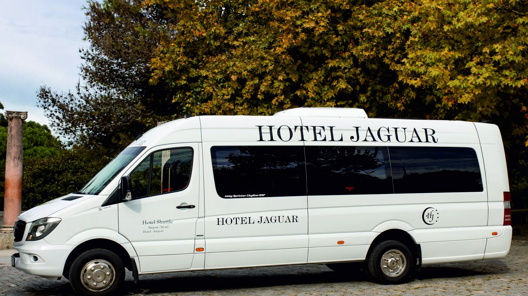 خدمة النقل المكوكية من وإلى المطار