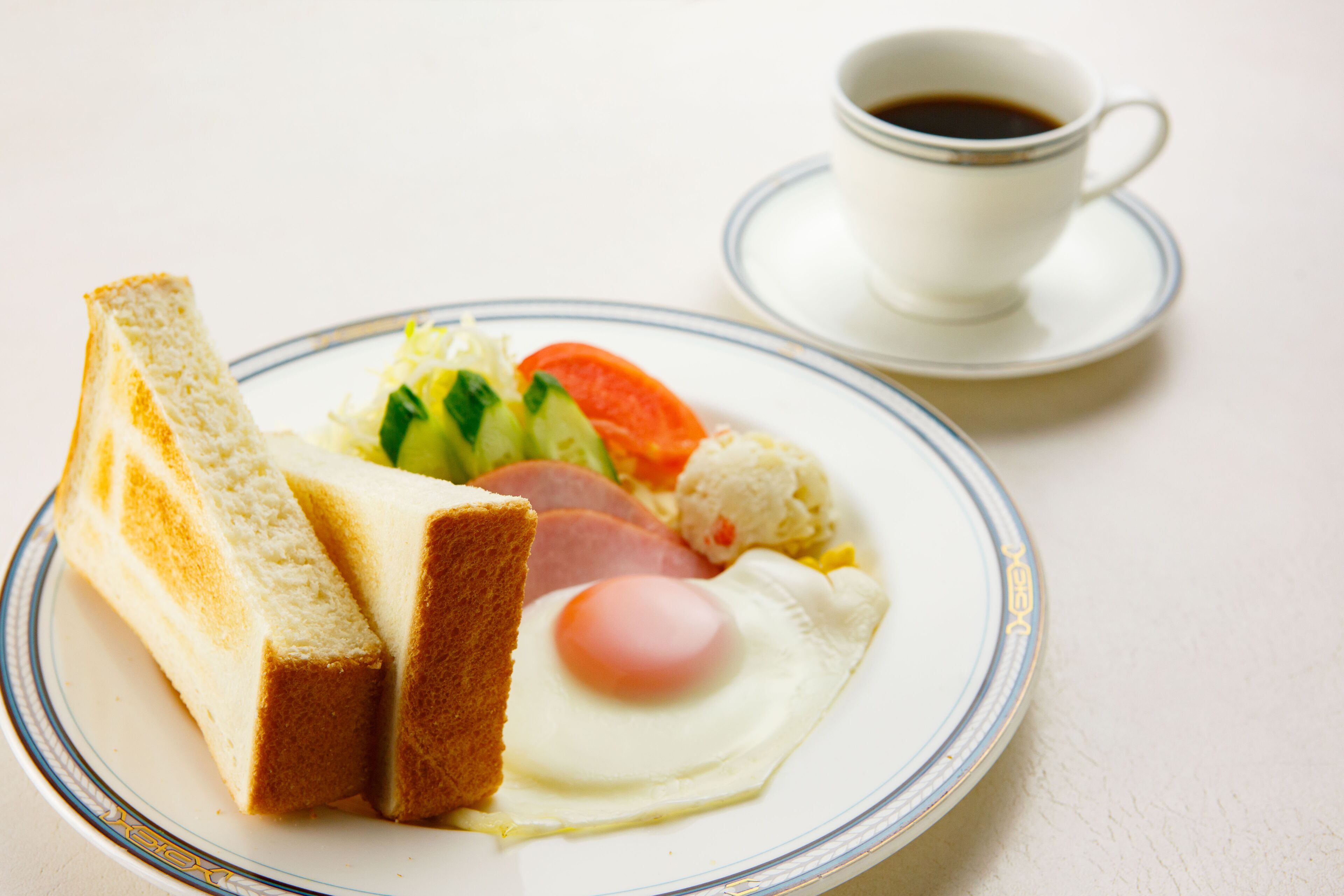 daily full breakfast (jpy 770 per person)