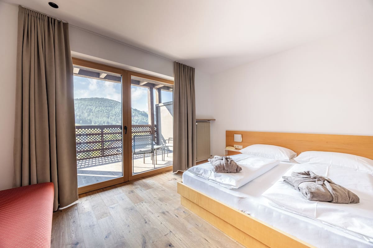 Comfort tweepersoonskamer | Een kluis op de kamer, gratis wifi, beddengoed