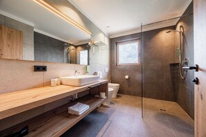 Premium Double Room | Bathroom | Shower, hair dryer, bathrobes, slippers