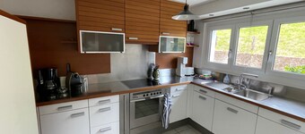 House with garden and fantastic views in Meggen